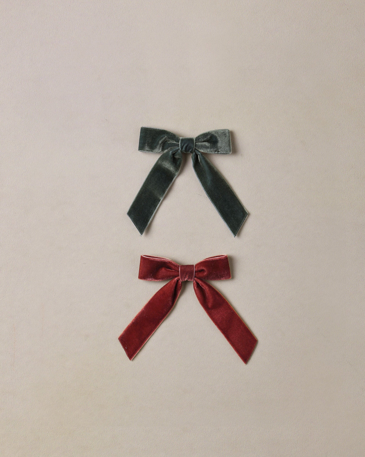 Noralee Velvet Bows Set || Green, Red