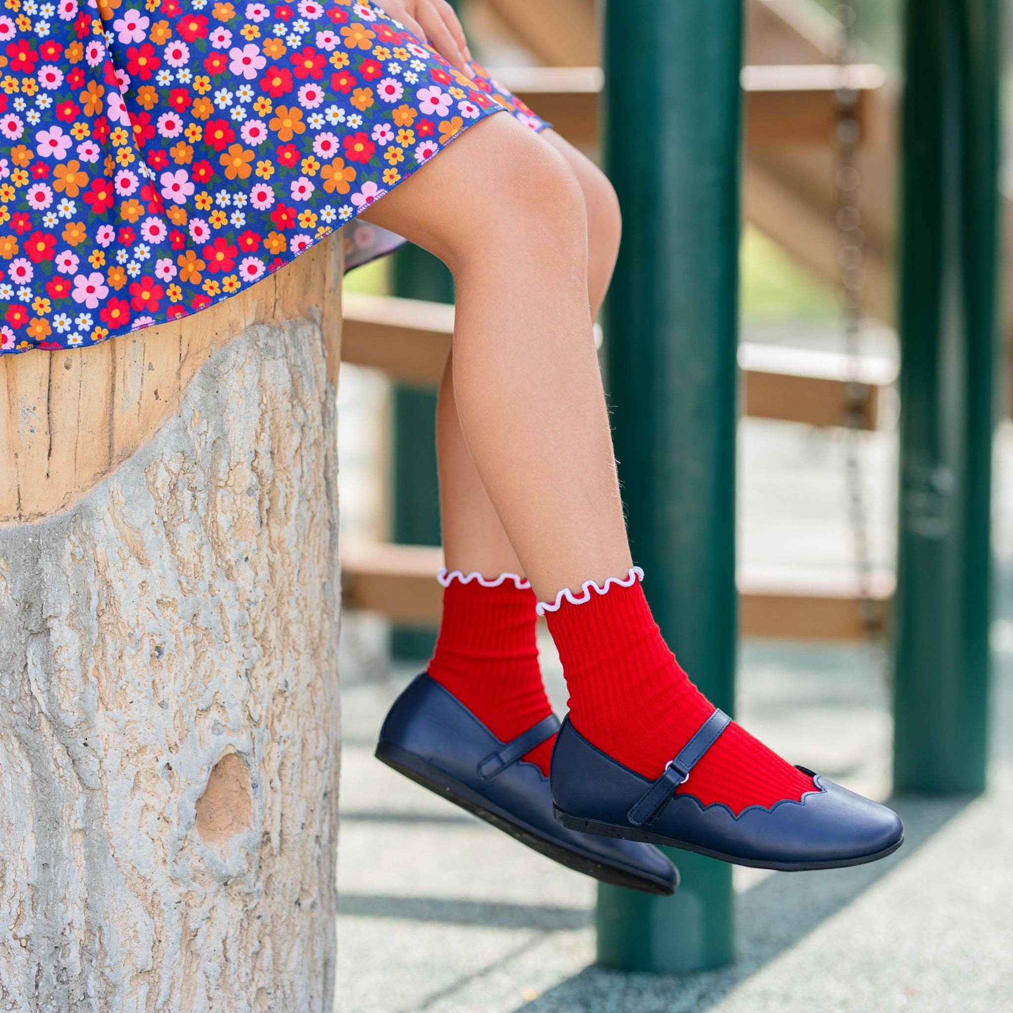 Ribbed Lettuce Trim Midi Socks - Red/White
