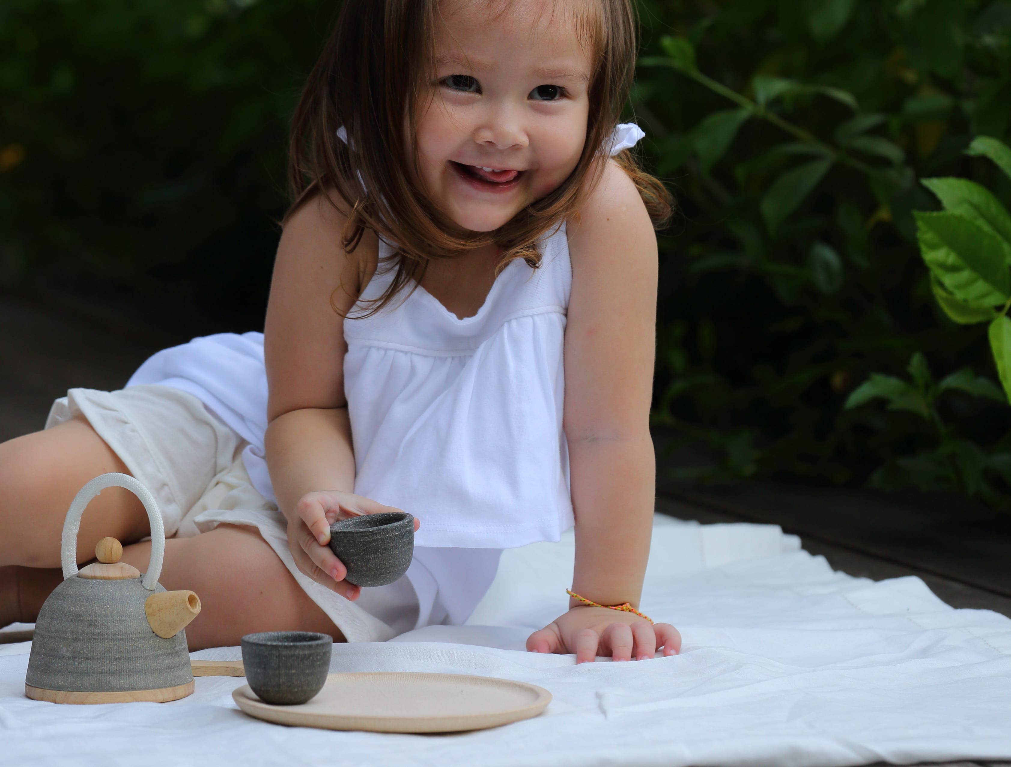 Classic Wood Tea Set