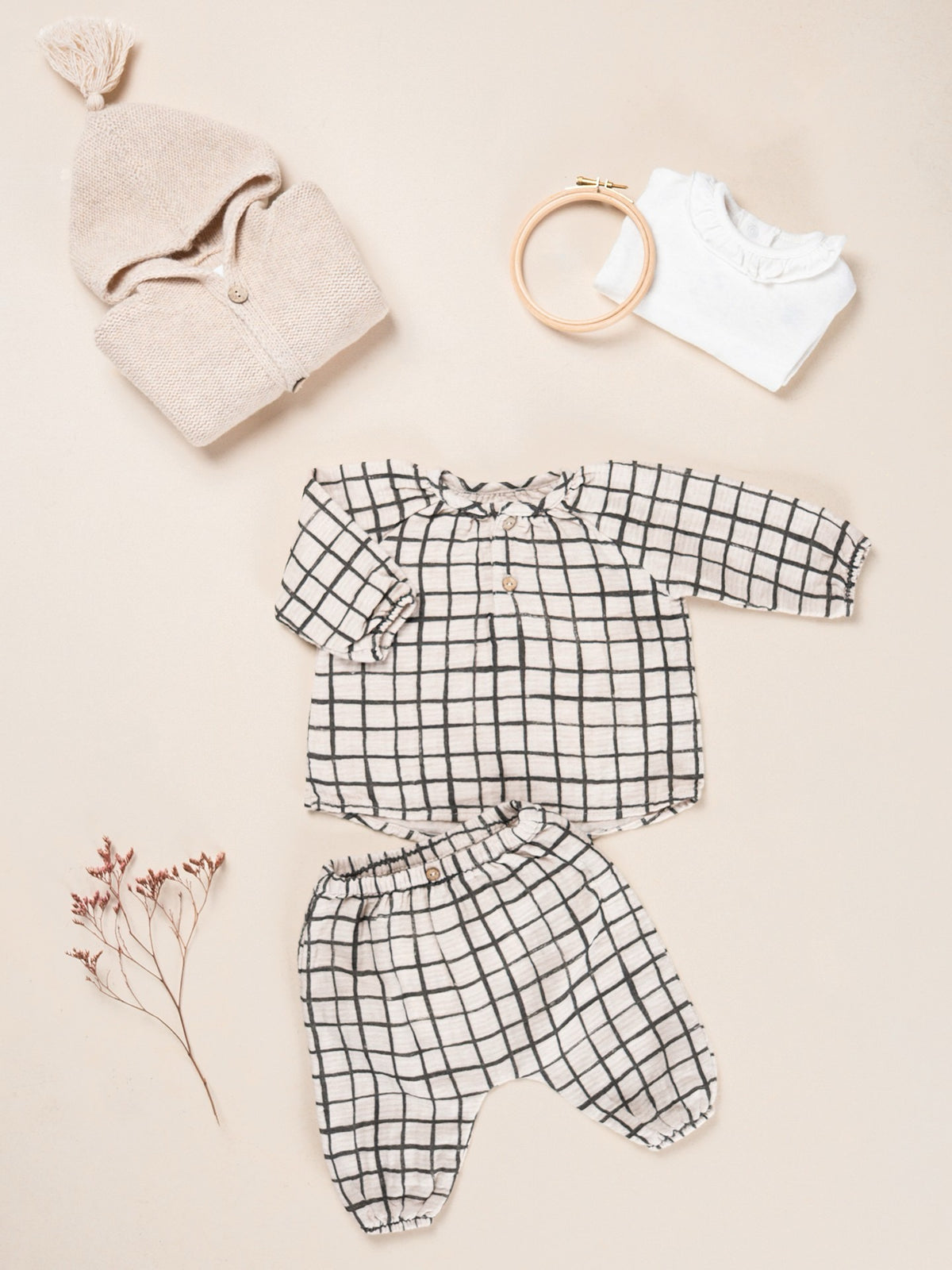 Play Up Cotton Plaid Blouse || Dark Beige & Black