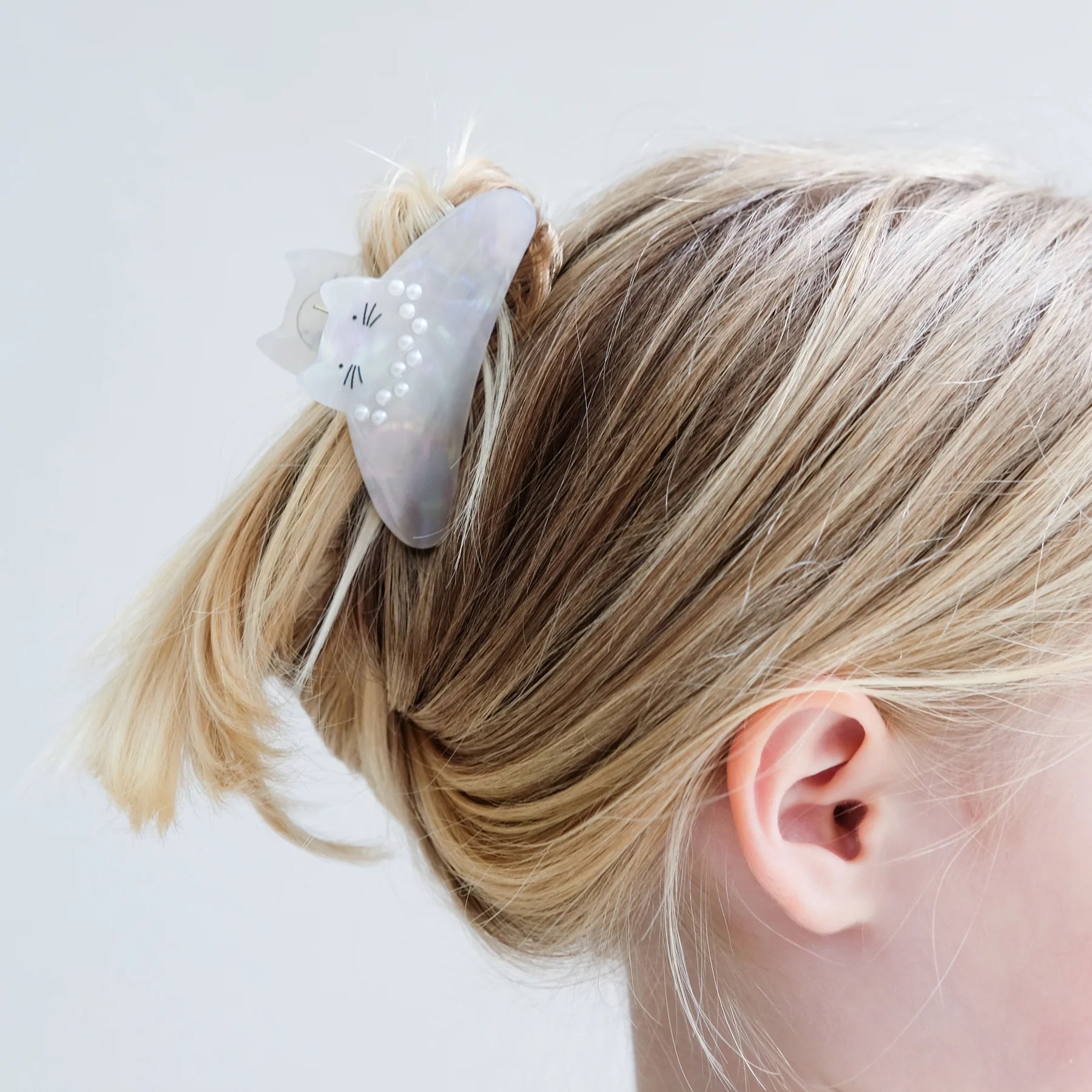 Pearly Kitty Claw Clip