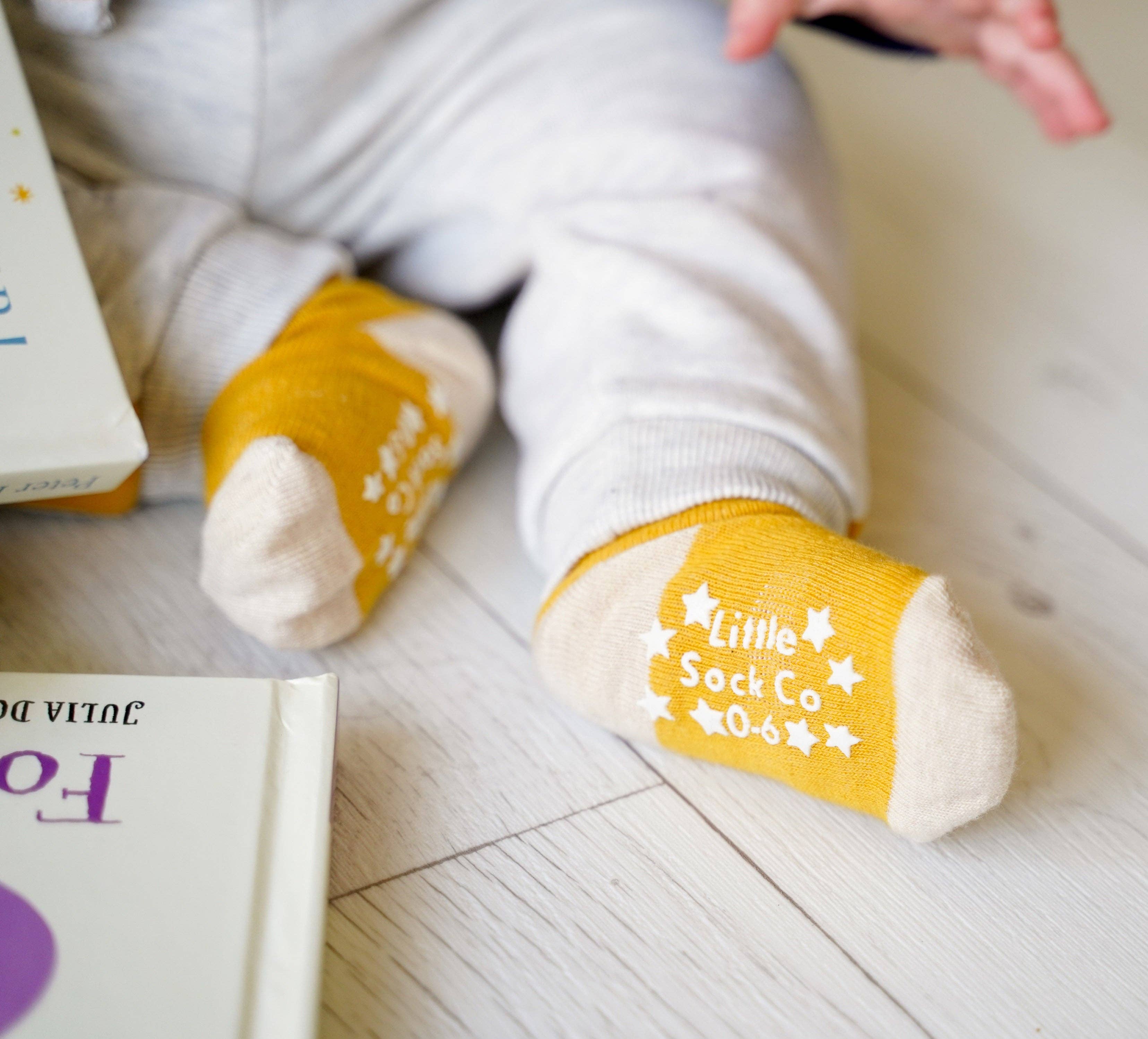 Gift Box of Socks - 3 Pairs of Original, Non-Slip Stay-On Socks || Blue Mix