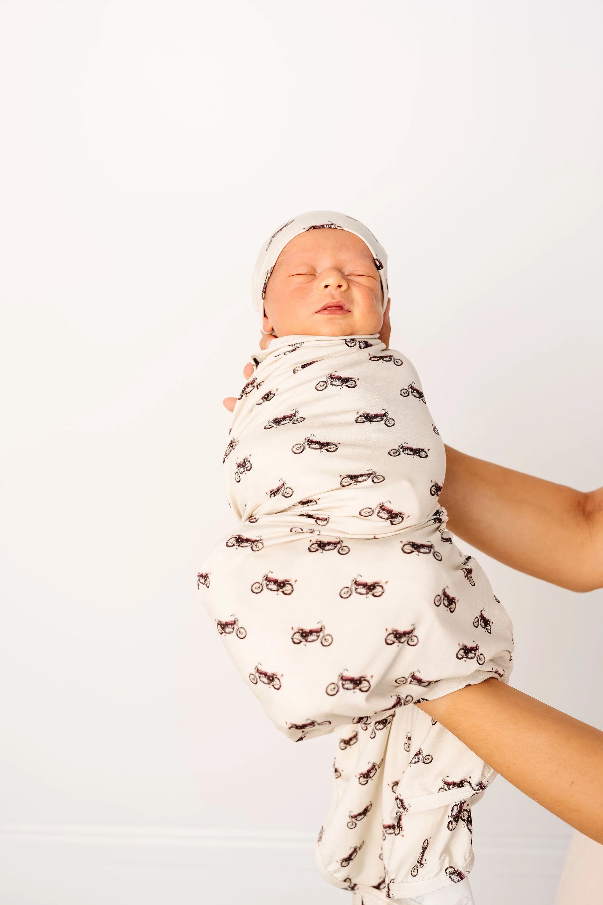 Lou Lou and Company Swaddle || Cruz