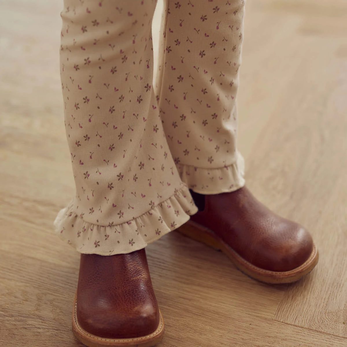 Aster Floral Flared Rib Pant || Nostalgia Rose/Beige