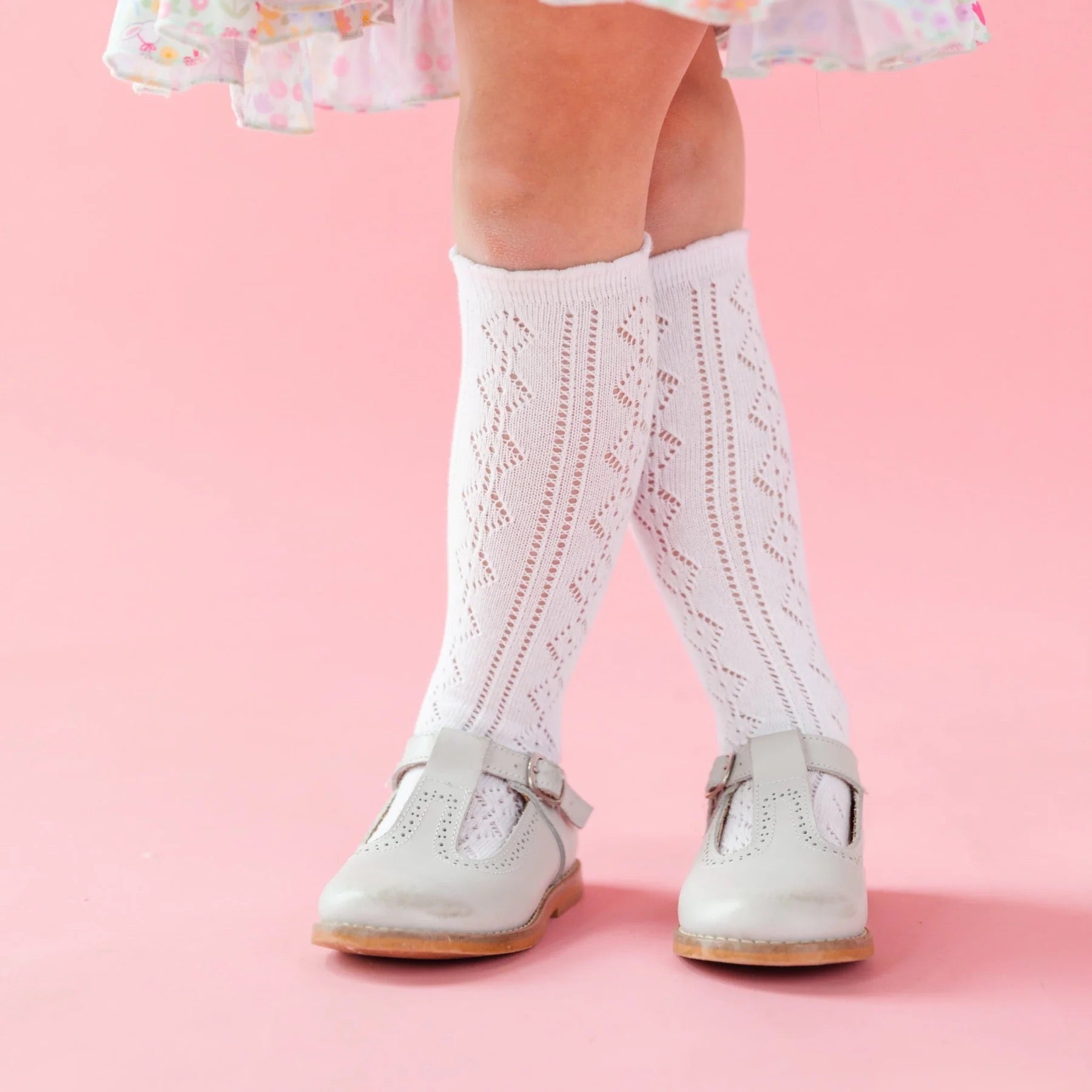 Little Stocking Co Scalloped Fancy Knee High Socks || White