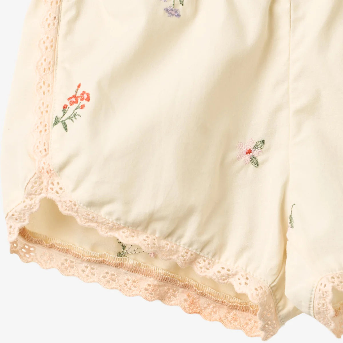 Wheat Shorts Lace Inger || Ivory Embroidery Flowers