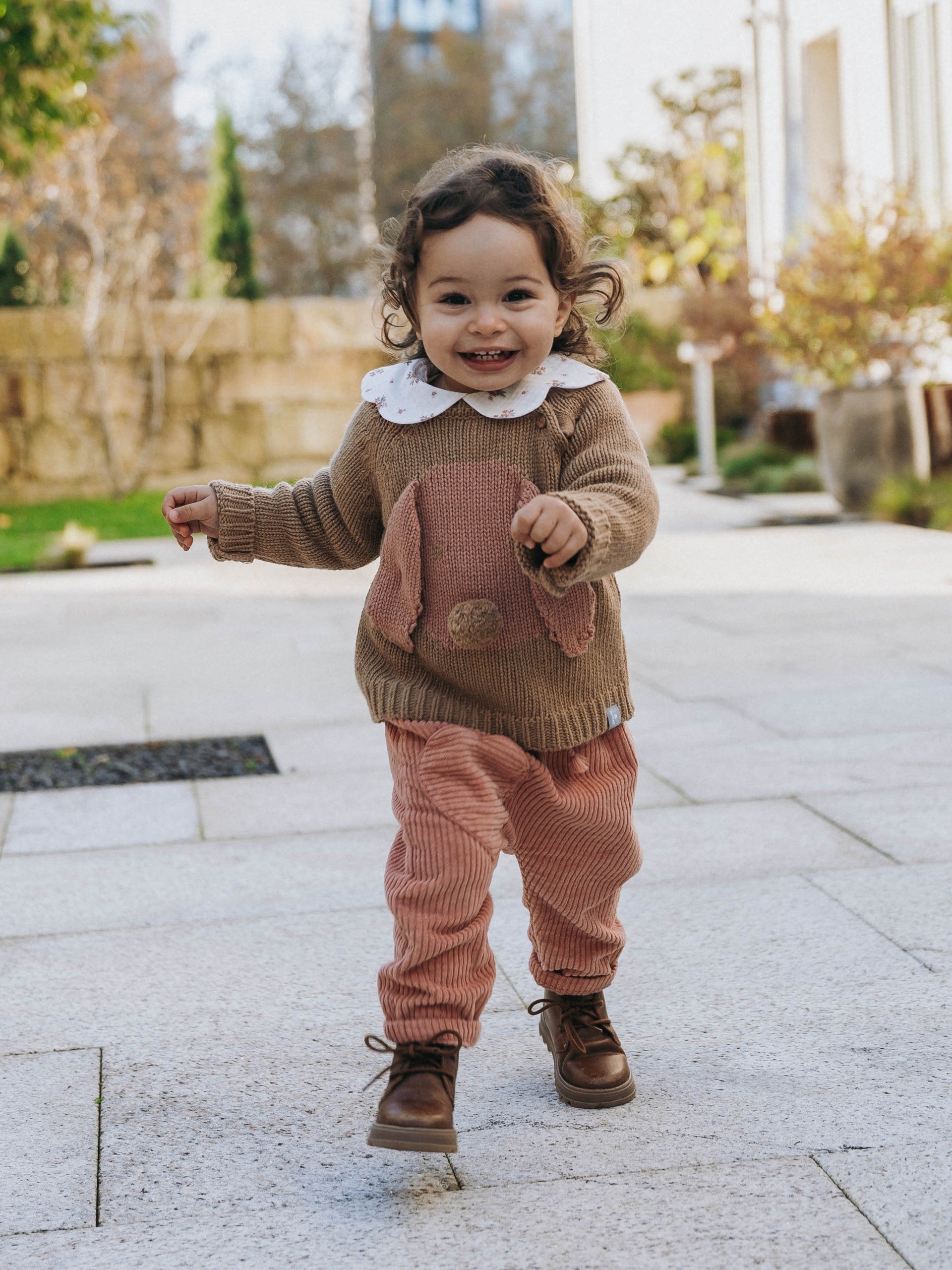 Snug Knitted Jumper Jacquard Dog with Embossed Details || Dark Pink