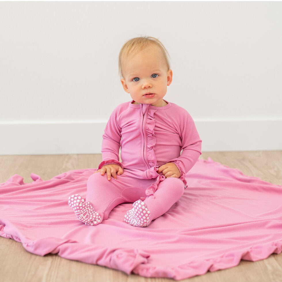 Bamboo Ruffled Zipper Footie || Cashmere Rose