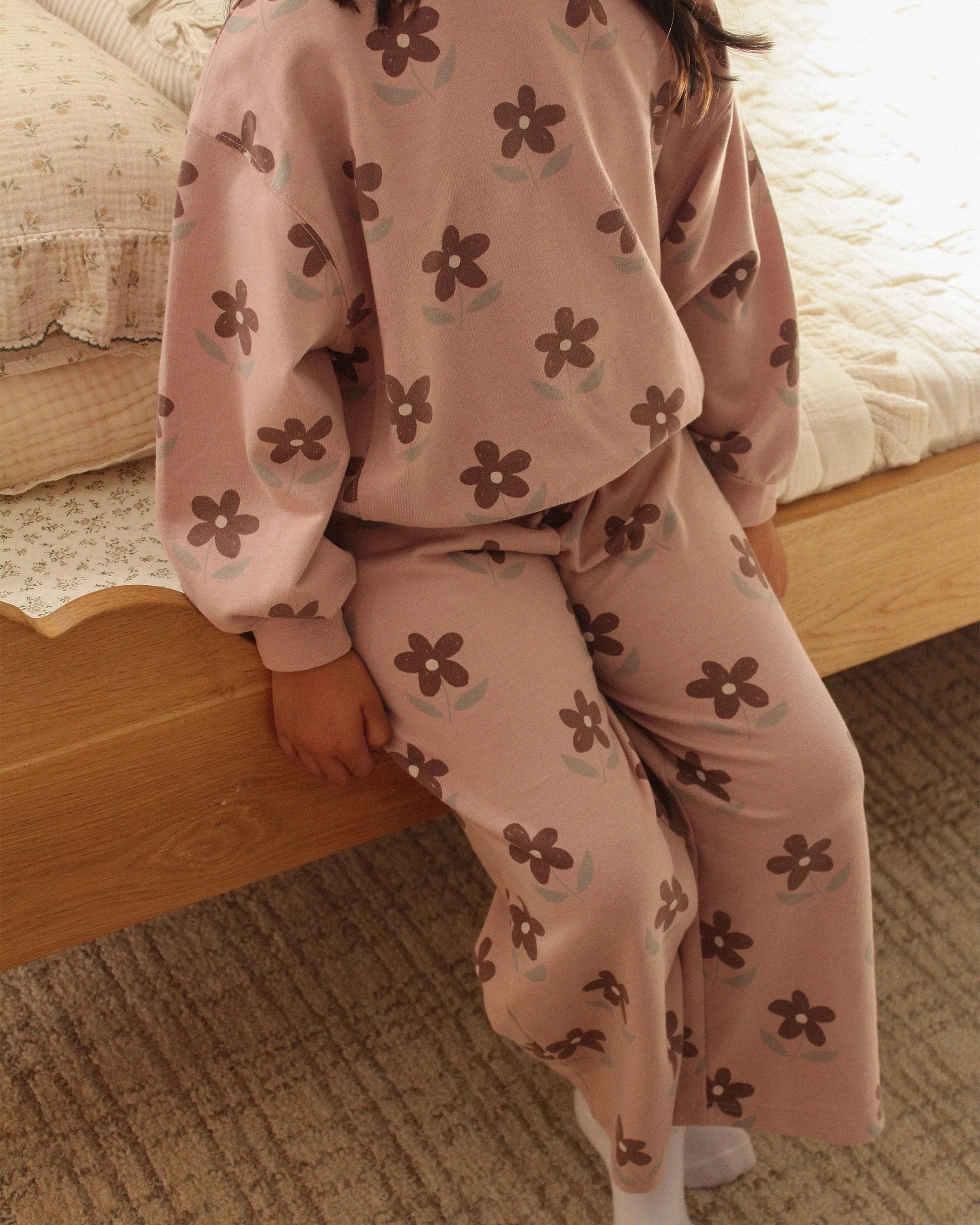 Rylee + Cru Oversized Sweatshirt & Track Pant || Daisy