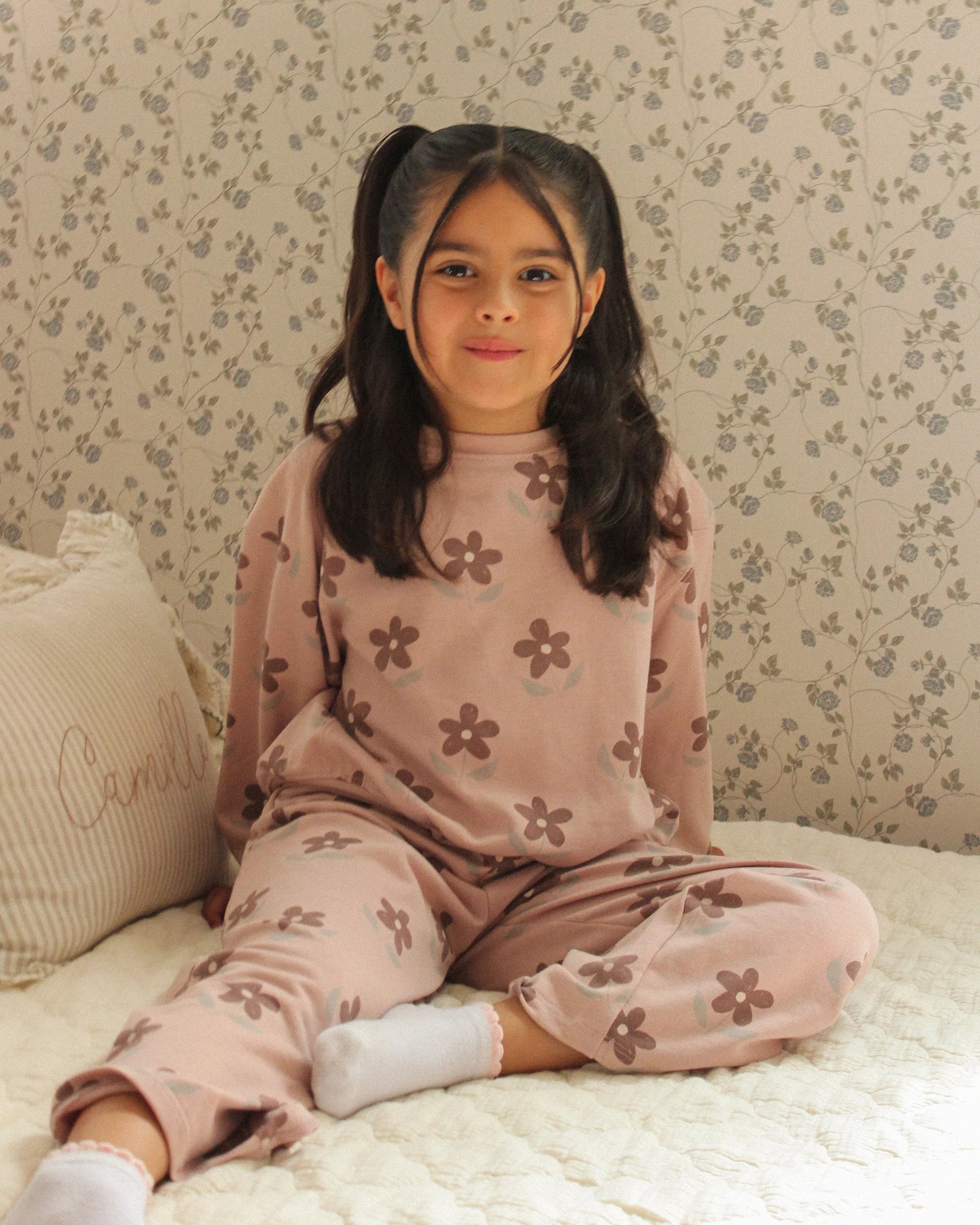 Rylee + Cru Oversized Sweatshirt & Track Pant || Daisy